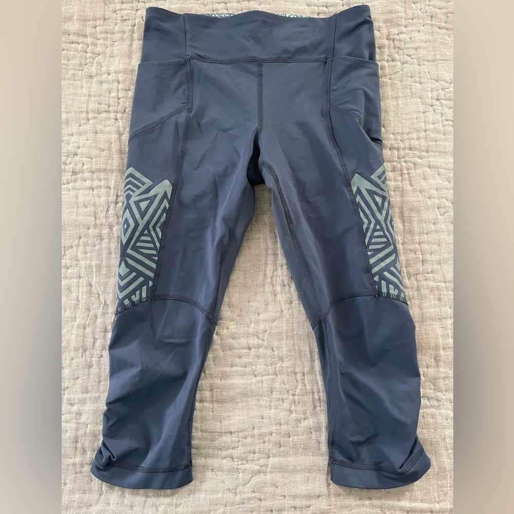 Lululemon Stash It Crop Leggings Capris Inkwell Size 4 Navy Blue Workout Yoga